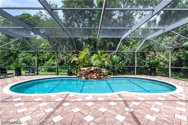 7653 Citrus Hill LN, Naples, FL 34109