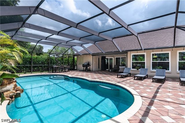 7653 Citrus Hill LN, Naples, FL 34109