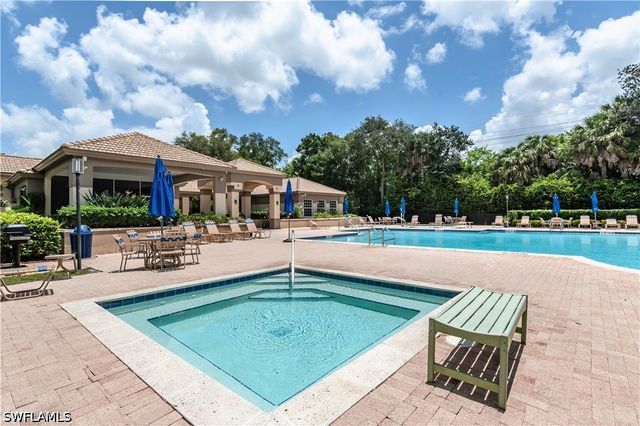 7653 Citrus Hill LN, Naples, FL 34109