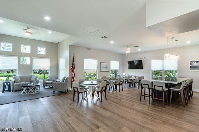 7653 Citrus Hill LN, Naples, FL 34109