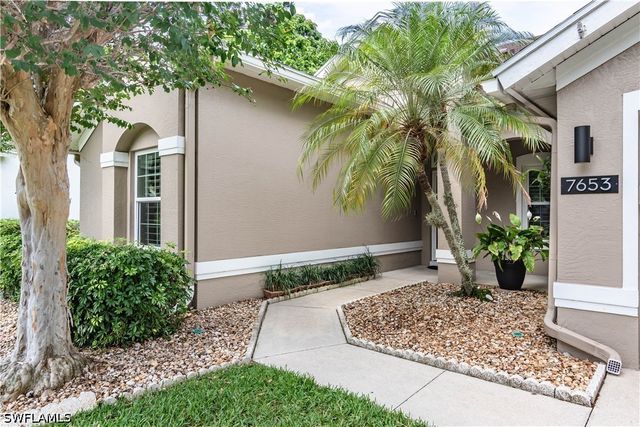 7653 Citrus Hill LN, Naples, FL 34109