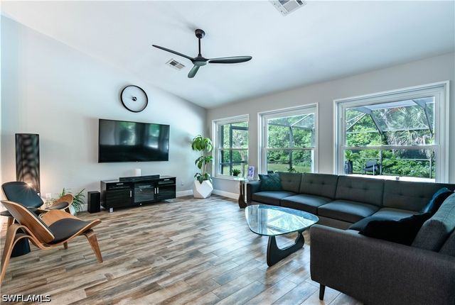 7653 Citrus Hill LN, Naples, FL 34109