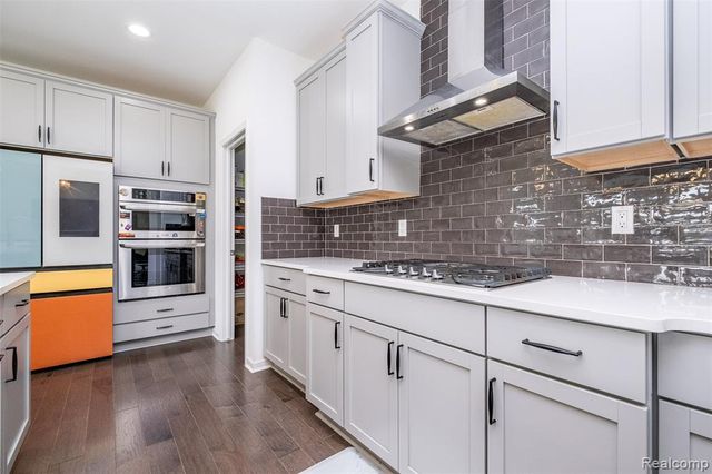20809 Gidran Drive, South Lyon, MI 48178