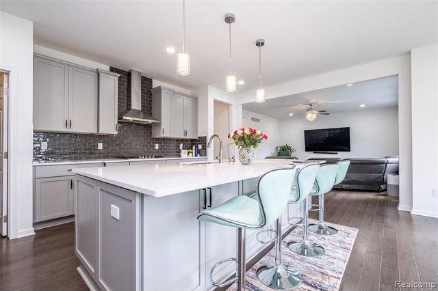20809 Gidran Drive, South Lyon, MI 48178
