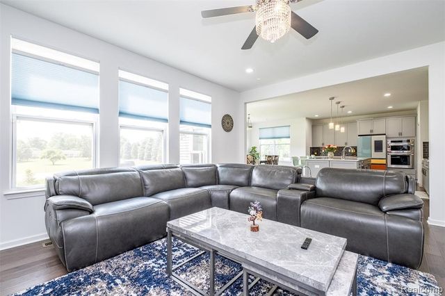20809 Gidran Drive, South Lyon, MI 48178