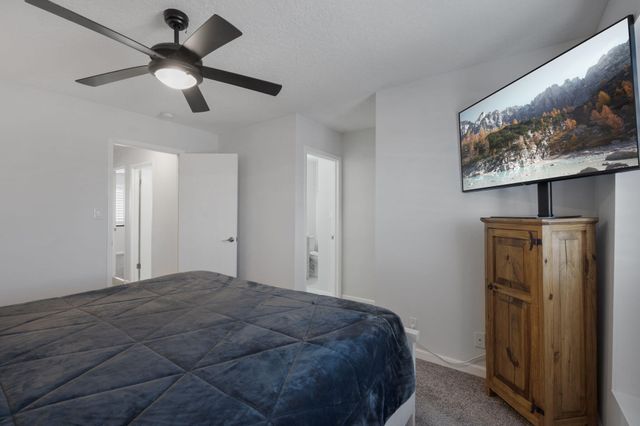 685 Baltic Avenue SE, Rio Rancho, NM 87124
