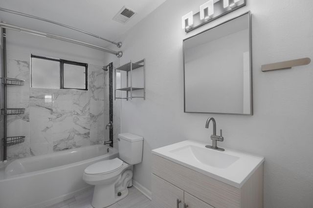 685 Baltic Avenue SE, Rio Rancho, NM 87124