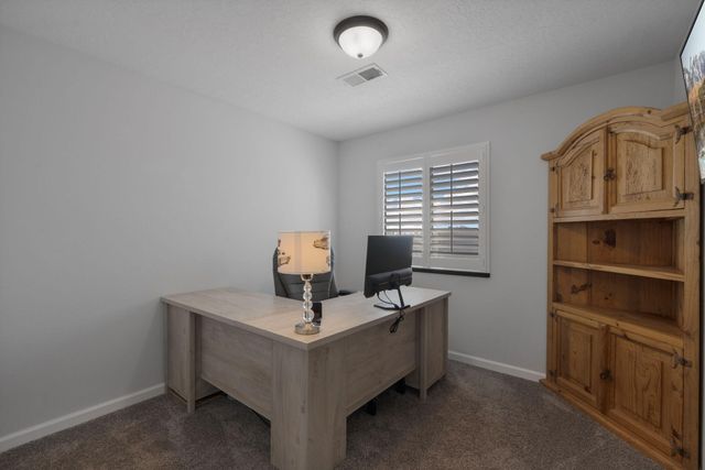 685 Baltic Avenue SE, Rio Rancho, NM 87124