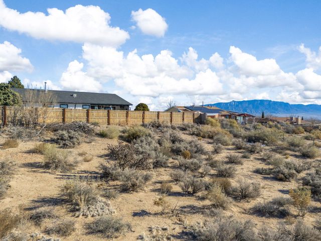 685 Baltic Avenue SE, Rio Rancho, NM 87124