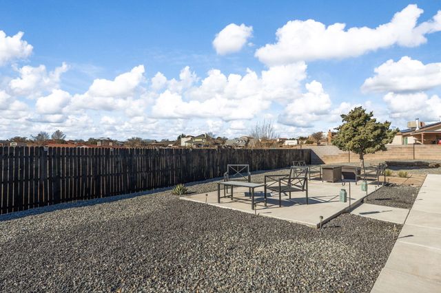 685 Baltic Avenue SE, Rio Rancho, NM 87124