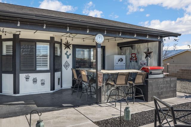 685 Baltic Avenue SE, Rio Rancho, NM 87124