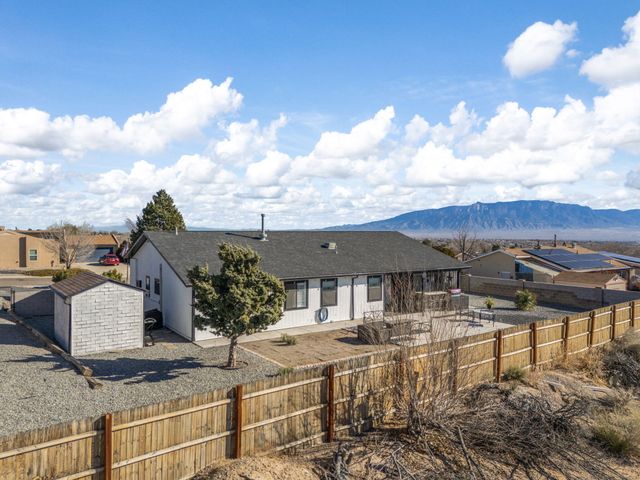 685 Baltic Avenue SE, Rio Rancho, NM 87124