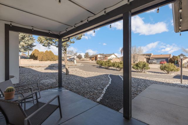 685 Baltic Avenue SE, Rio Rancho, NM 87124