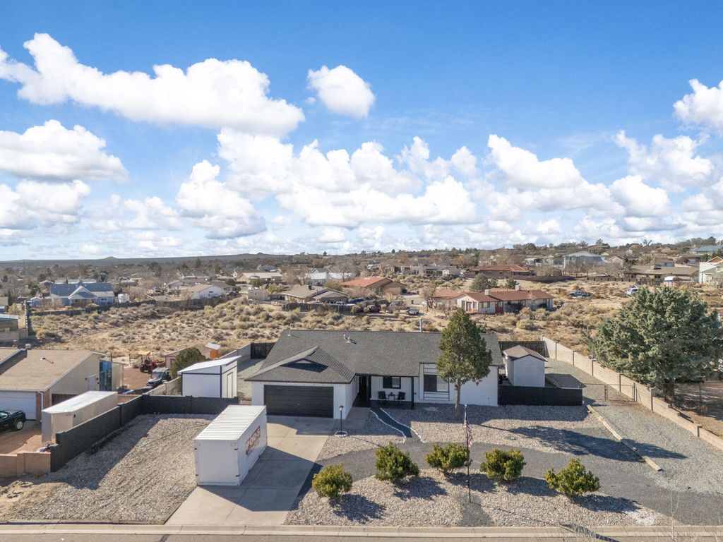 685 Baltic Avenue SE, Rio Rancho, NM 87124