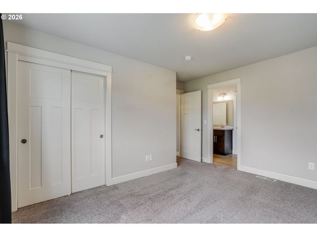 12302 Sw 174TH Ter, Beaverton, OR 97007