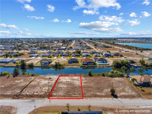 704 NW 9th ST, Cape Coral, FL 33993