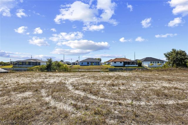 704 NW 9th ST, Cape Coral, FL 33993