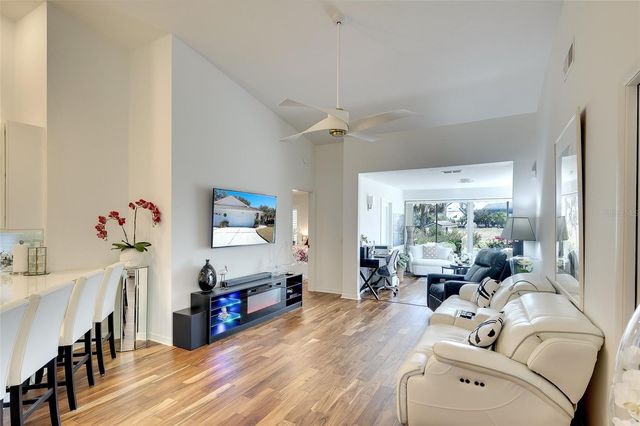 5803 GARDEN LAKES DRIVE, Bradenton, FL 34203