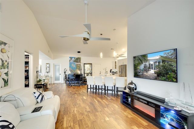 5803 GARDEN LAKES DRIVE, Bradenton, FL 34203