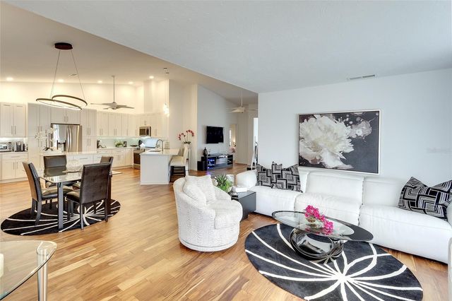 5803 GARDEN LAKES DRIVE, Bradenton, FL 34203