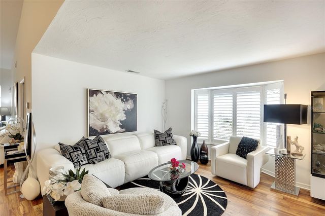 5803 GARDEN LAKES DRIVE, Bradenton, FL 34203