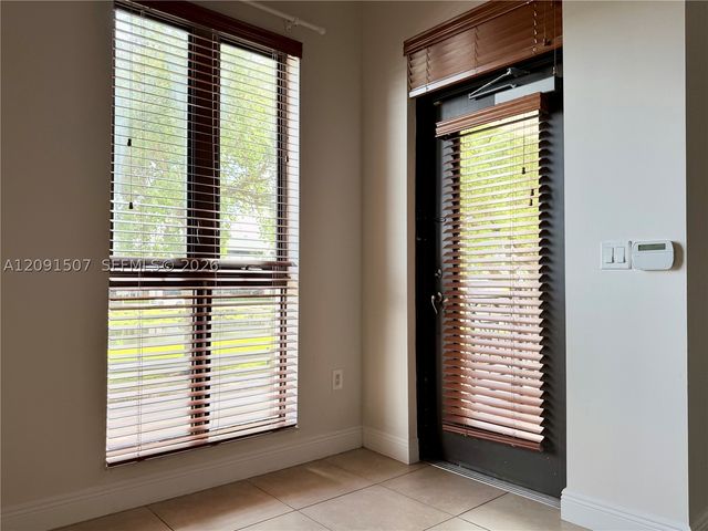 8390 SW 72nd Ave 109, Miami, FL 33143