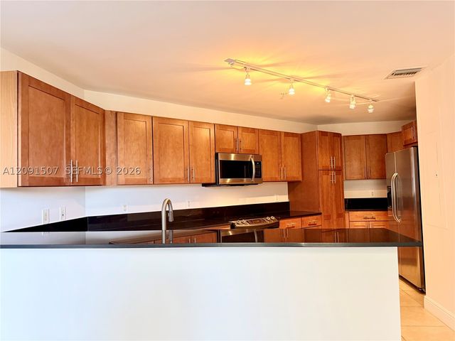 8390 SW 72nd Ave 109, Miami, FL 33143