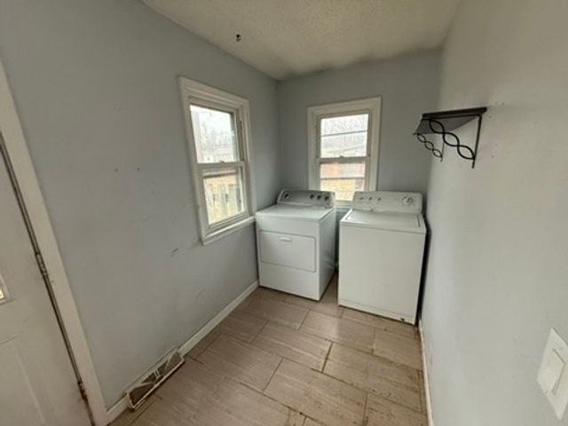 1820 E 25th Street, Des Moines, IA 50317