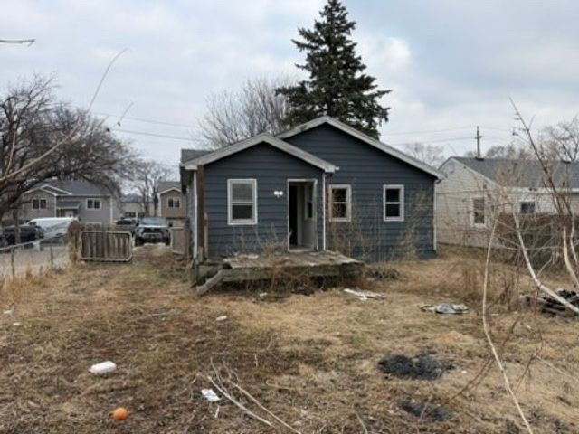 1820 E 25th Street, Des Moines, IA 50317