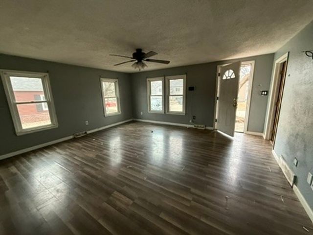 1820 E 25th Street, Des Moines, IA 50317