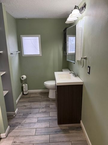 1820 E 25th Street, Des Moines, IA 50317