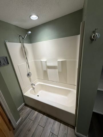 1820 E 25th Street, Des Moines, IA 50317