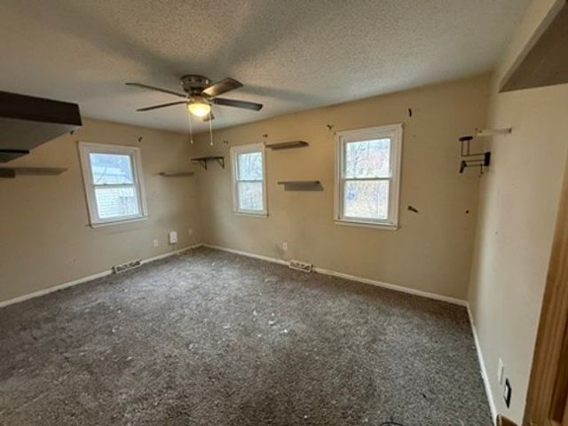 1820 E 25th Street, Des Moines, IA 50317