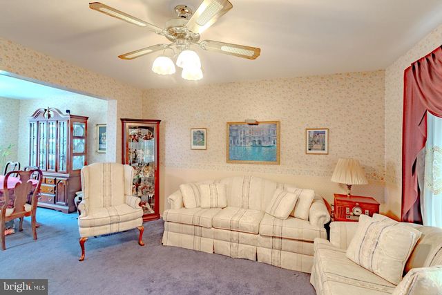 19 DEVONSHIRE CT, Sicklerville, NJ 08081