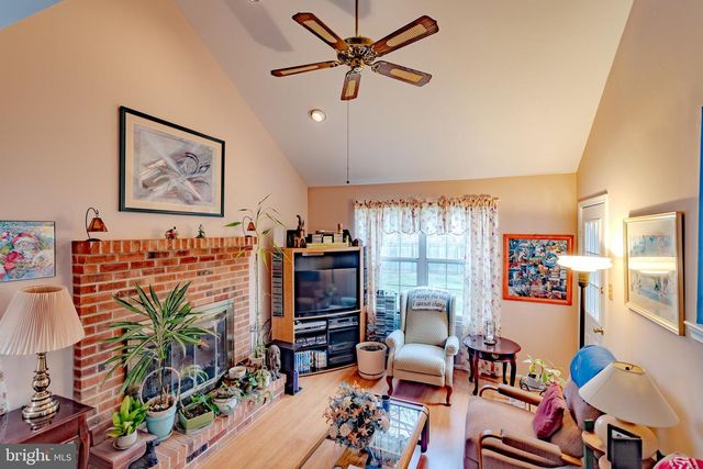 19 DEVONSHIRE CT, Sicklerville, NJ 08081