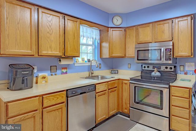 19 DEVONSHIRE CT, Sicklerville, NJ 08081