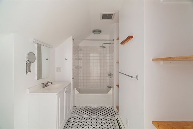 8-10 York Avenue 10, Watertown, MA 02472