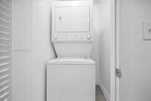 7550 Stirling Rd V120, Davie, FL 33024