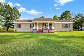 153 Raynor Sands Drive, Dunn, NC 28334