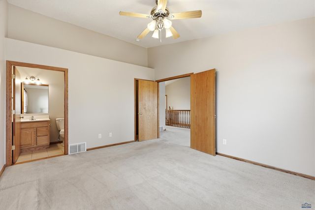 2511 MERLOT DR, Rapid City, SD 57701