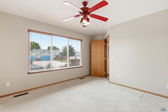 2511 MERLOT DR, Rapid City, SD 57701