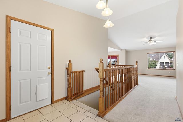 2511 MERLOT DR, Rapid City, SD 57701