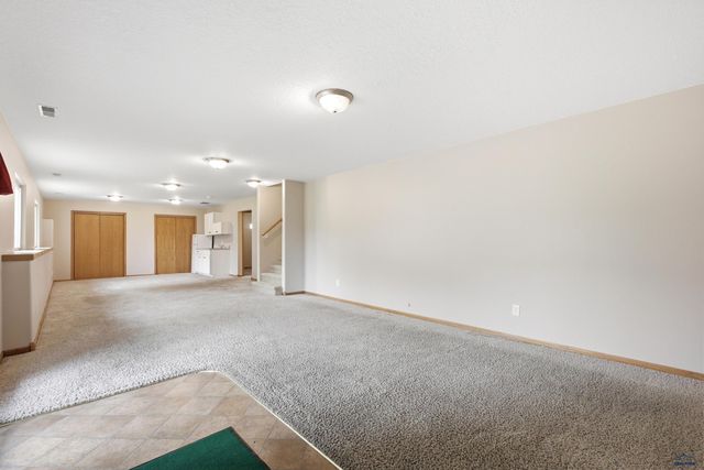 2511 MERLOT DR, Rapid City, SD 57701