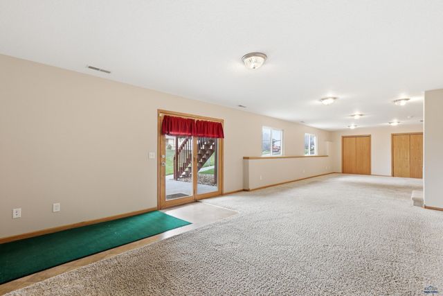 2511 MERLOT DR, Rapid City, SD 57701
