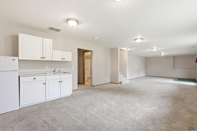 2511 MERLOT DR, Rapid City, SD 57701
