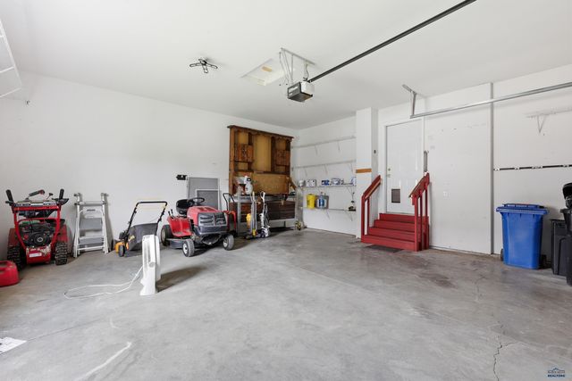 2511 MERLOT DR, Rapid City, SD 57701