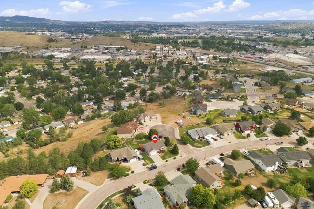 2511 MERLOT DR, Rapid City, SD 57701