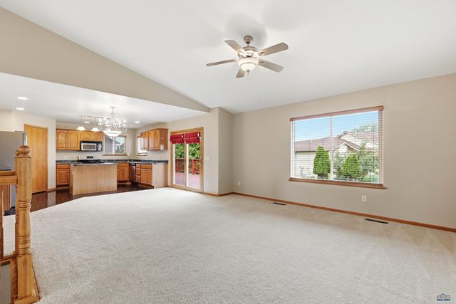 2511 MERLOT DR, Rapid City, SD 57701