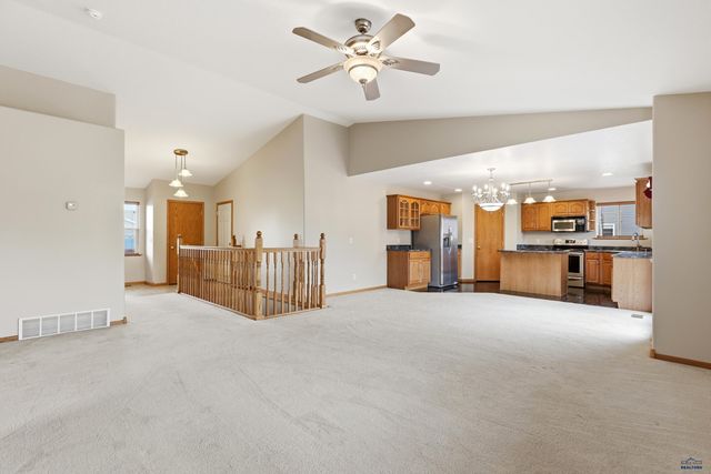 2511 MERLOT DR, Rapid City, SD 57701