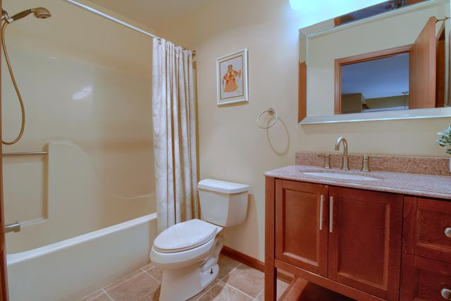623 Echo Court, Saline, MI 48176